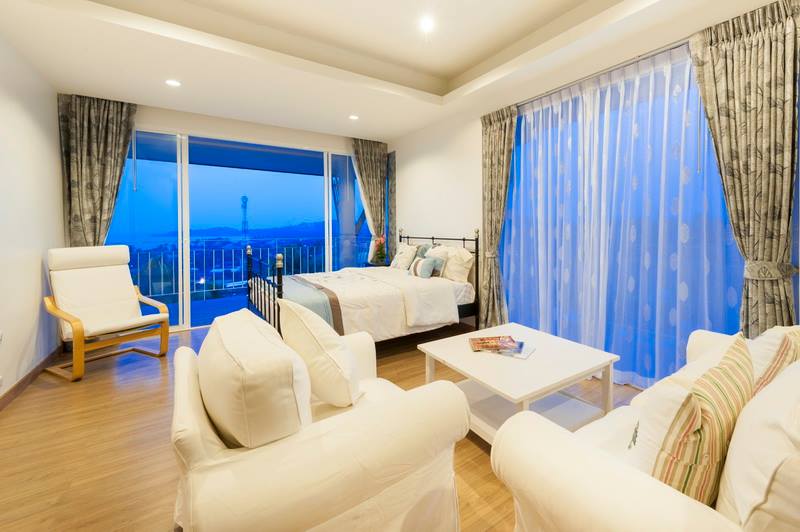 The Bay, Condominiums - Bed Sitting Room